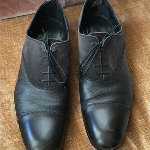 Louis Vuitton men’s gray shoes